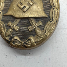 Load image into Gallery viewer, Original WW2 German Army Wound Badge
