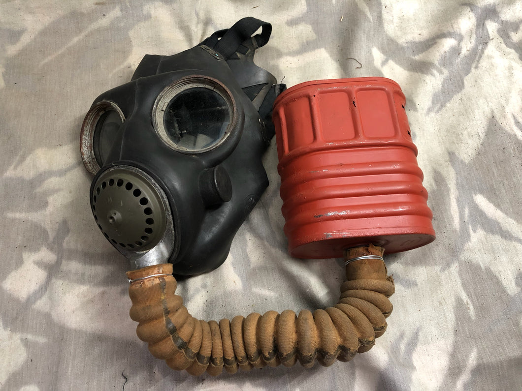 Original WW2 British Army Soldiers GSR Gas Mask