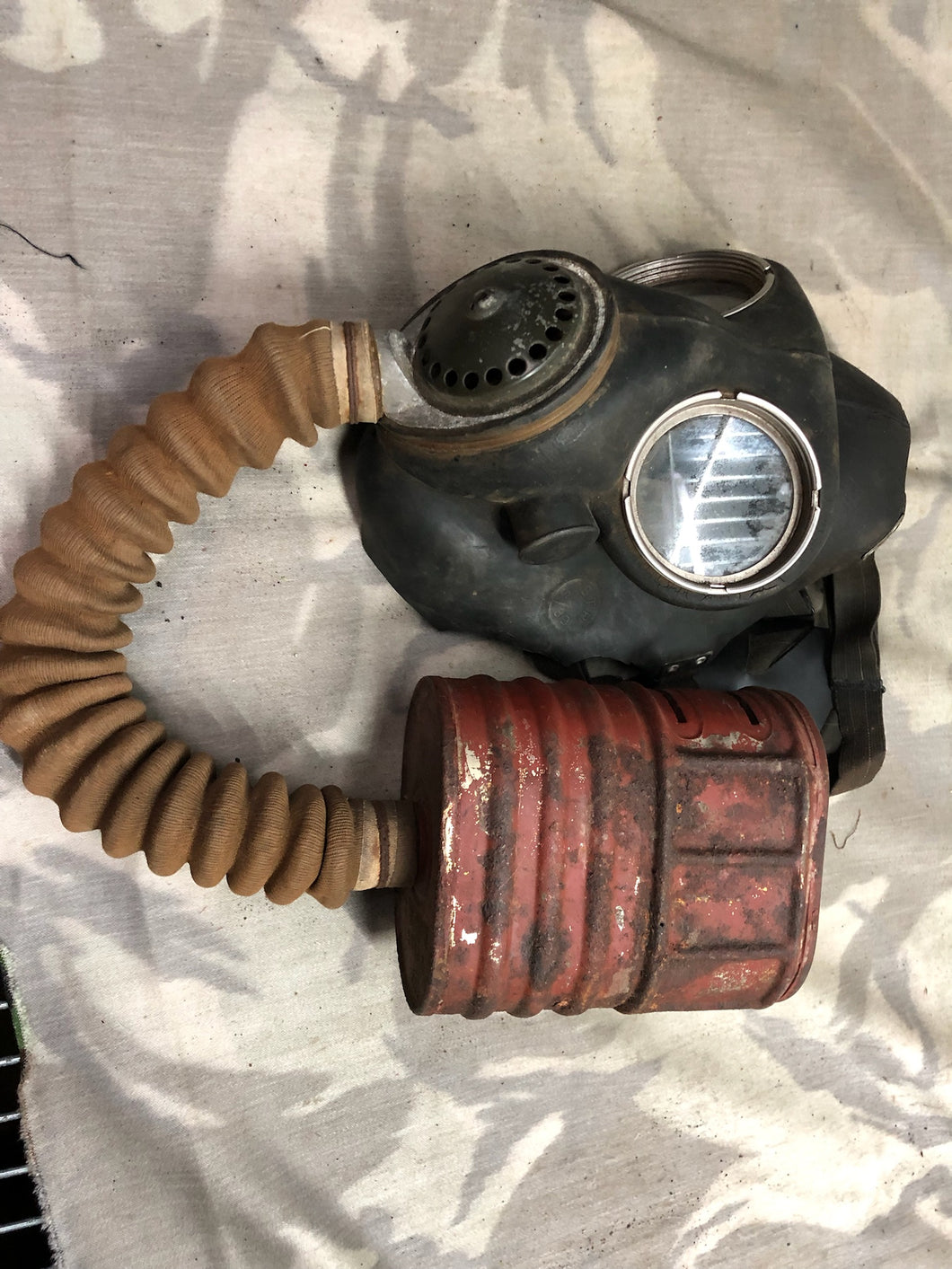 Original WW2 British Army Soldiers GSR Gas Mask