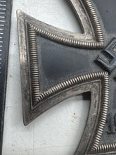 Charger l&#39;image dans la galerie, Original WW2 German Army Iron Cross 2nd Class
