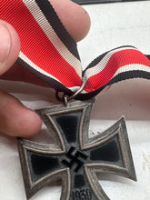 Charger l&#39;image dans la galerie, Original WW2 German Army Iron Cross 2nd Class
