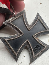 Charger l&#39;image dans la galerie, Original WW2 German Army Iron Cross 2nd Class

