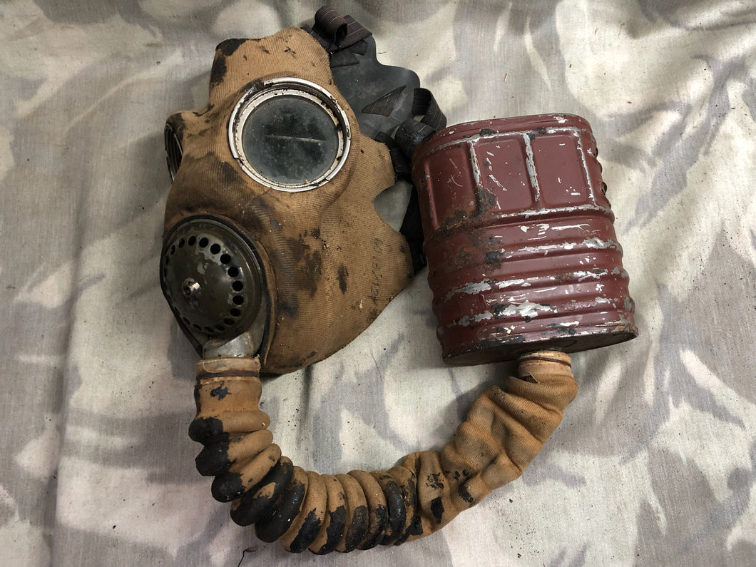 Original WW2 British Army Soldiers GSR Gas Mask