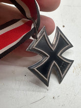Charger l&#39;image dans la galerie, Original WW2 German Army Iron Cross 2nd Class
