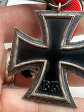 Charger l&#39;image dans la galerie, Original WW2 German Army Iron Cross 2nd Class
