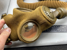 Charger l&#39;image dans la galerie, Original 1938 Dated Czech Army Gas Mask with Filter
