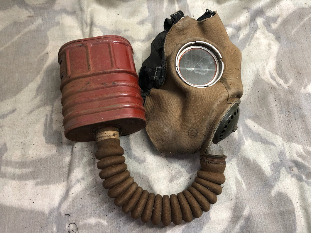 Original WW2 British Army Soldiers GSR Gas Mask