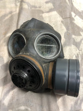 Load image into Gallery viewer, Original British Army Lightweight Assault Gas Mask 1965 Dated
