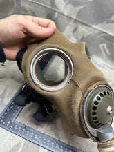 Load image into Gallery viewer, Original WW2 British Army Soldiers GSR Gas Mask (No Filter)
