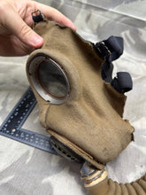 Load image into Gallery viewer, Original WW2 British Army Soldiers GSR Gas Mask (No Filter)
