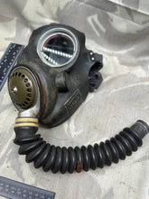 Load image into Gallery viewer, Original WW2 British Army Soldiers GSR Gas Mask (No Filter)
