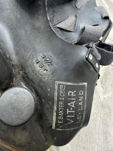 Load image into Gallery viewer, Original WW2 British Army Soldiers GSR Gas Mask (No Filter)
