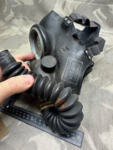 Load image into Gallery viewer, Original WW2 British Army Soldiers GSR Gas Mask (No Filter)
