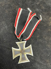 Charger l&#39;image dans la galerie, Original WW2 German Army Iron Cross 2nd Class - L/56
