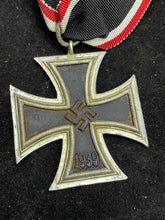 Charger l&#39;image dans la galerie, Original WW2 German Army Iron Cross 2nd Class - L/56
