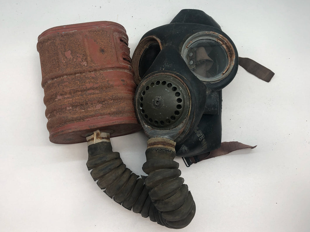 Original WW2 British Army Soldiers Gas Mask & Filter Set