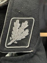 Charger l&#39;image dans la galerie, A Complete WW2 German SS Officer&#39;s Jacket, Shirt, Tie &amp; Armband

