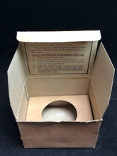 Charger l&#39;image dans la galerie, Original WW2 British Home Front Civilian Gas Mask &amp; Box Set
