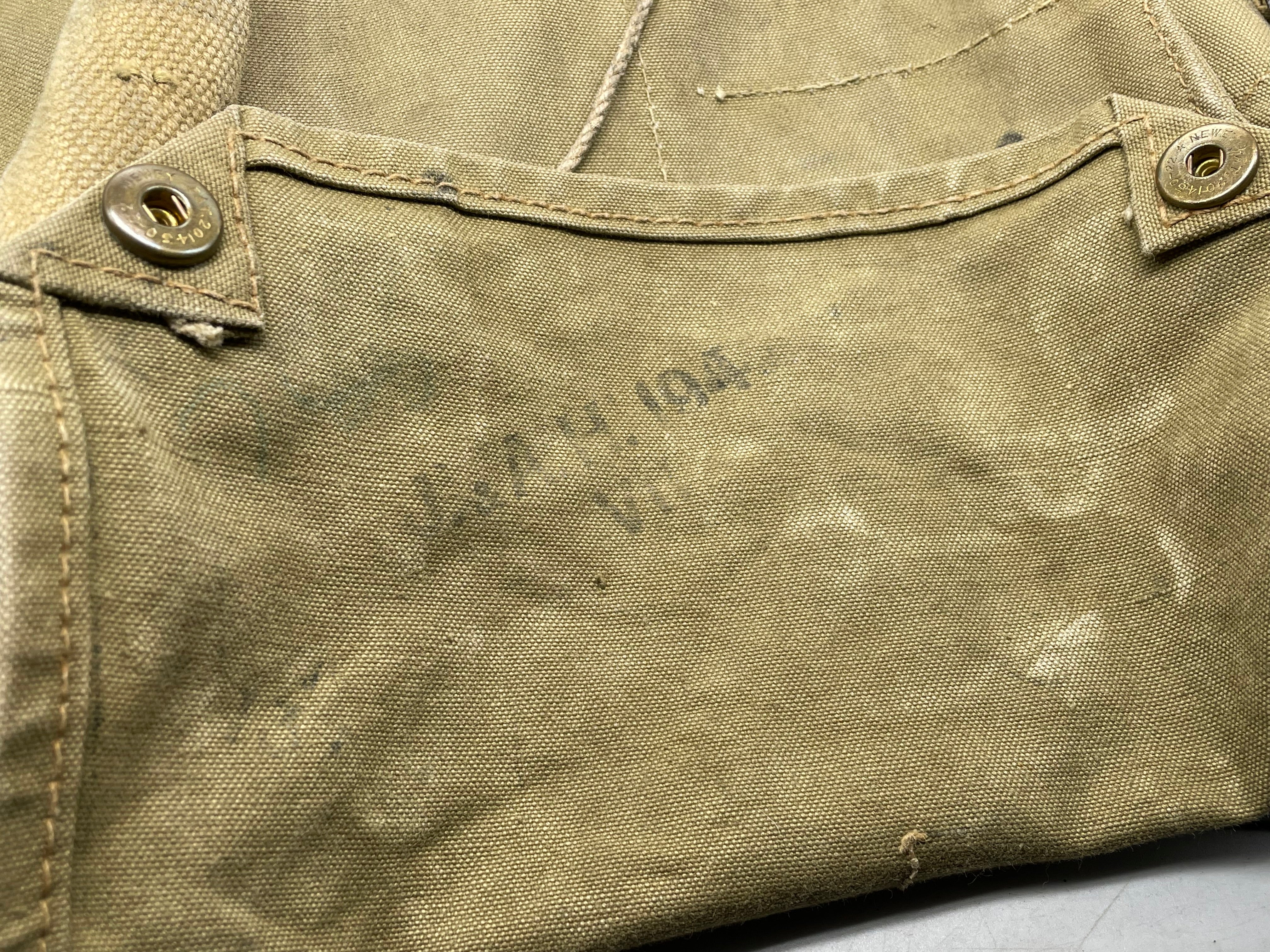 Original WW2 British Army Long-Hose Gas Mask with Bag - The Militaria Shop