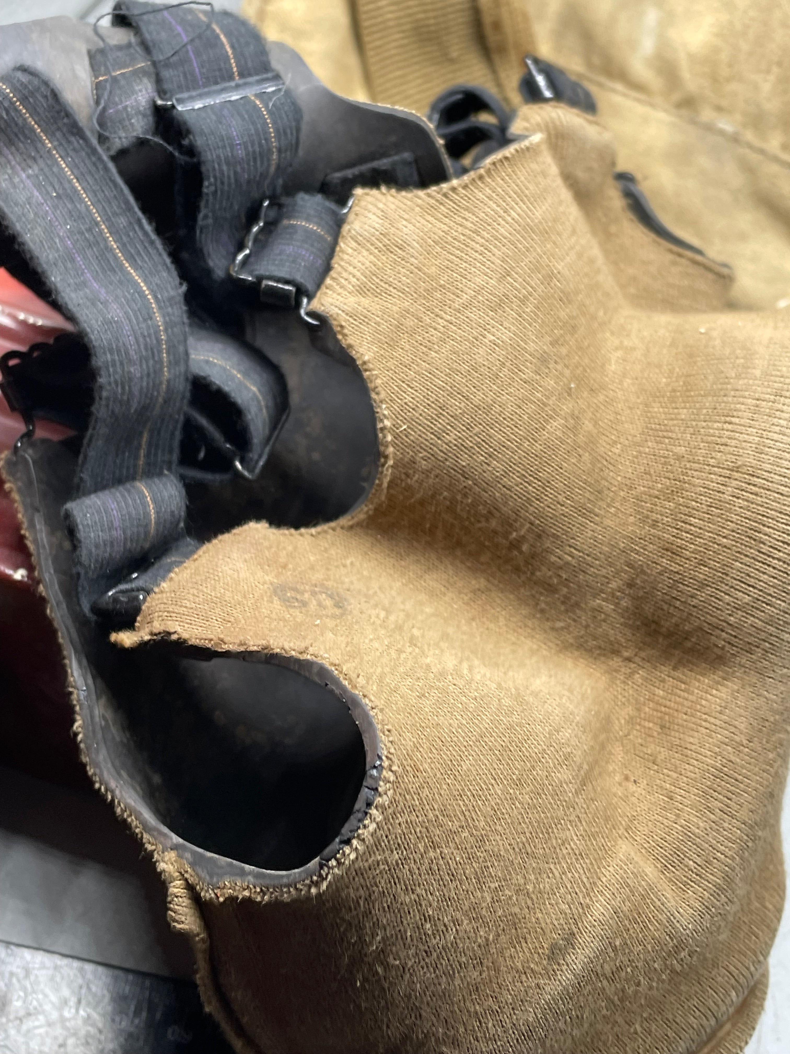 Original WW2 British Army Long-Hose Gas Mask with Bag - The Militaria Shop