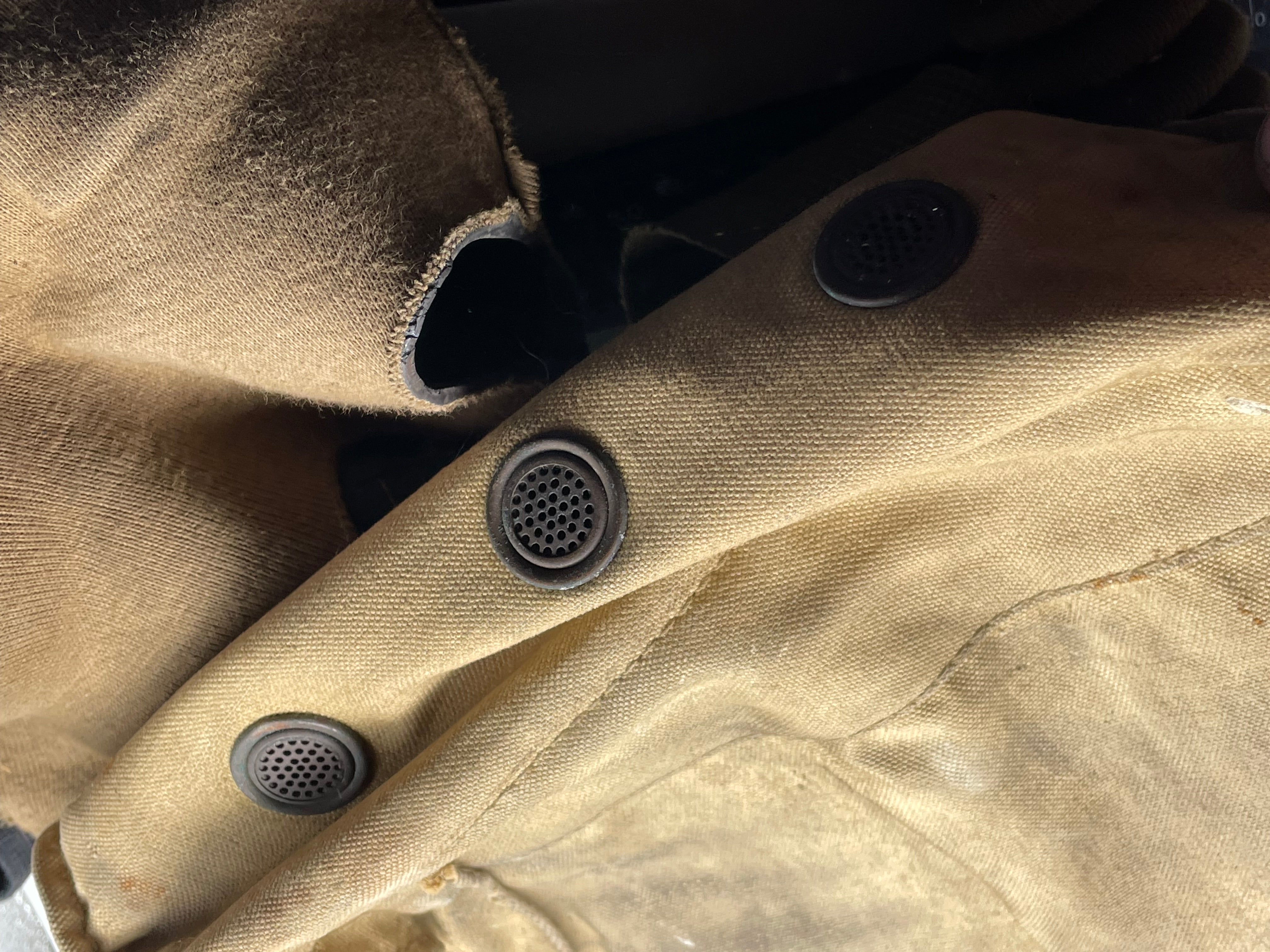 Original WW2 British Army Long-Hose Gas Mask with Bag - The Militaria Shop
