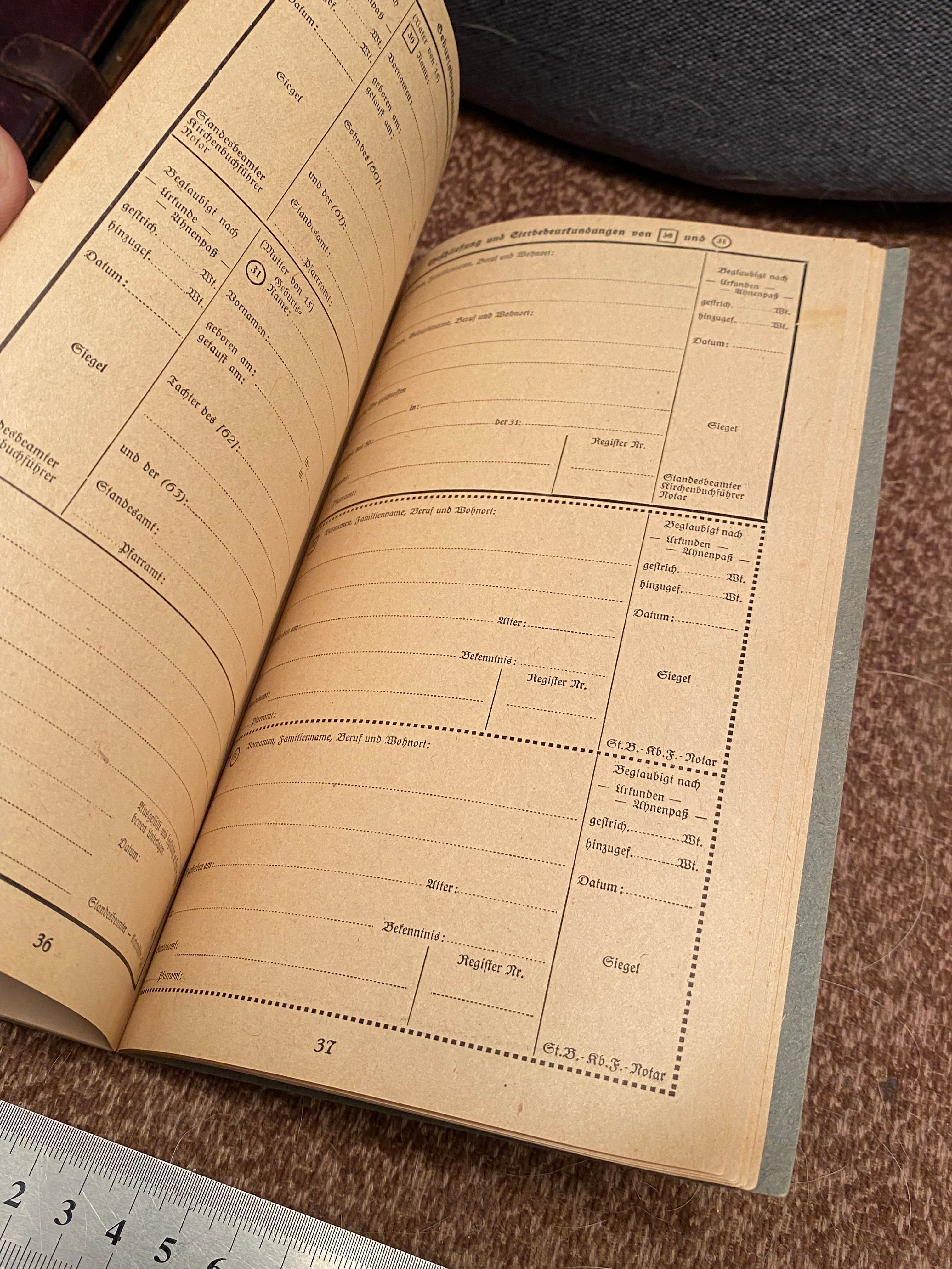 Interesting WW2 German Der Abnenpass. Contains a lot of interesting information. - The Militaria Shop