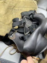 Charger l'image dans la galerie, Original WW2 British Army General Service Gas Mask with Bag - The Militaria Shop
