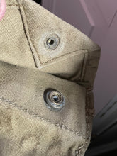 Charger l'image dans la galerie, Original WW2 British Army General Service Gas Mask with Bag - The Militaria Shop
