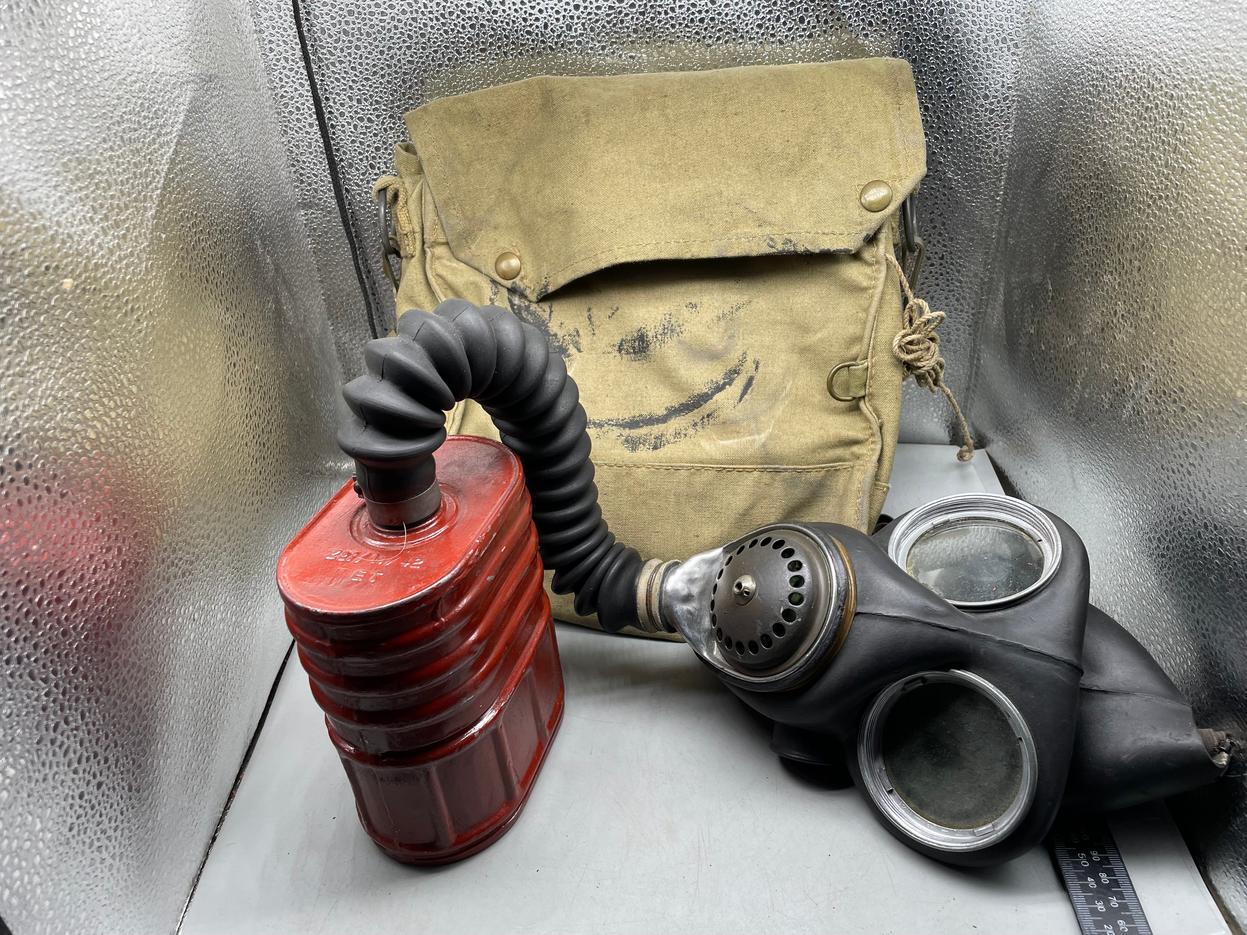 Original WW2 British Army General Service Gas Mask with Bag - The Militaria Shop