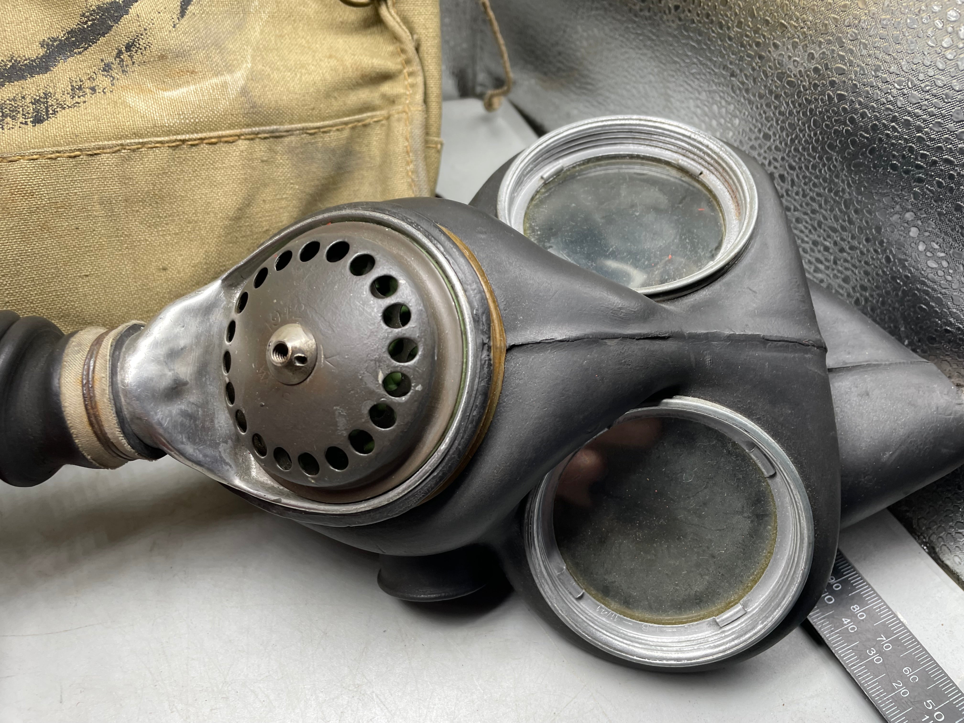 Original WW2 British Army General Service Gas Mask with Bag - The Militaria Shop