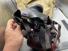 Charger l'image dans la galerie, Original WW2 British Army General Service Gas Mask with Bag - The Militaria Shop
