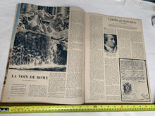 Load image into Gallery viewer, Original French Language WW2 German Signal Magazine - January 1942
