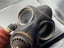 Load image into Gallery viewer, WW2 British Army Pattern General Service Gas Mask - 1941 - The Militaria Shop
