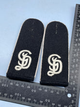 Charger l&#39;image dans la galerie, Pair of WW2 German Gross Deutschland Shoulder boards
