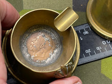 Charger l&#39;image dans la galerie, Pair of Interesting British Army Badged Ashtrays
