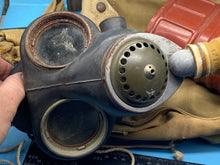 Load image into Gallery viewer, British Army WW2 Soldiers Gas Mask &amp; Bag Set
