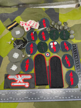 Load image into Gallery viewer, Group of WW2 German Insignia
