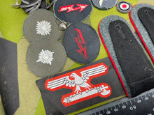 Load image into Gallery viewer, Group of WW2 German Insignia
