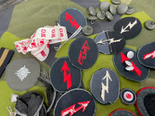 Load image into Gallery viewer, Group of WW2 German Insignia
