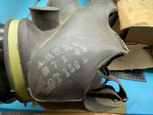 Lade das Bild in den Galerie-Viewer, WW2 British Home Front / Civil Defence Wardens Gas Mask 1942 Dated + Box
