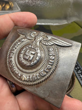 Charger l&#39;image dans la galerie, Original WW2 German Elite SS Late War Overhoff Steel Buckle &amp; Belt Set
