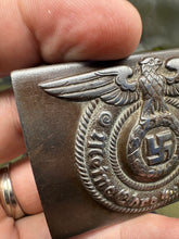 Charger l&#39;image dans la galerie, Original WW2 German Elite SS Late War Overhoff Steel Buckle &amp; Belt Set
