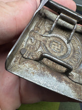 Charger l&#39;image dans la galerie, Original WW2 German Elite SS Late War Overhoff Steel Buckle &amp; Belt Set
