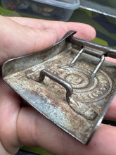 Charger l&#39;image dans la galerie, Original WW2 German Elite SS Late War Overhoff Steel Buckle &amp; Belt Set

