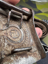Charger l&#39;image dans la galerie, Original WW2 German Elite SS Late War Overhoff Steel Buckle &amp; Belt Set
