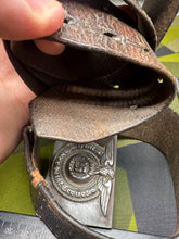 Charger l&#39;image dans la galerie, Original WW2 German Elite SS Late War Overhoff Steel Buckle &amp; Belt Set
