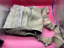 Load image into Gallery viewer, British Army WW2 Soldiers Gas Mask &amp; Bag Set - well Dated 1940
