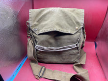 Load image into Gallery viewer, British Army WW2 Soldiers Gas Mask &amp; Bag Set - well Dated 1940
