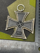 Charger l&#39;image dans la galerie, Original WW2 German Iron Cross 2nd Class
