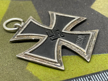 Charger l&#39;image dans la galerie, Original WW2 German Iron Cross 2nd Class
